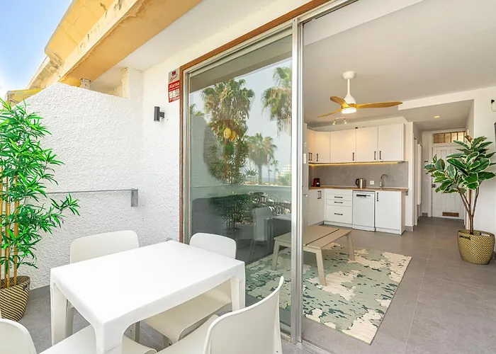 Modern Renovated With Terrace In Playa De Americas Daire Playa de las Américas