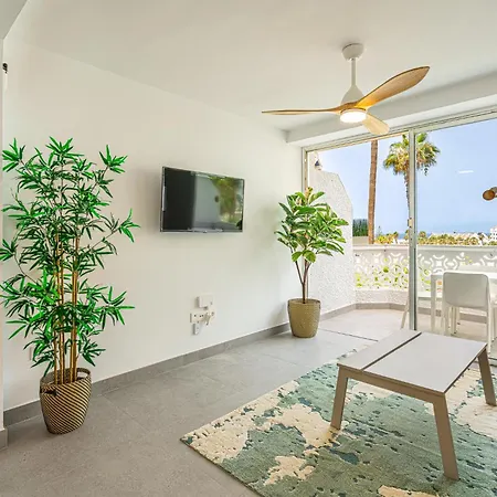 Modern Renovated With Terrace In Playa De Americas 美洲海滩