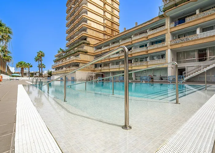 Modern Renovated With Terrace In Playa De Americas *