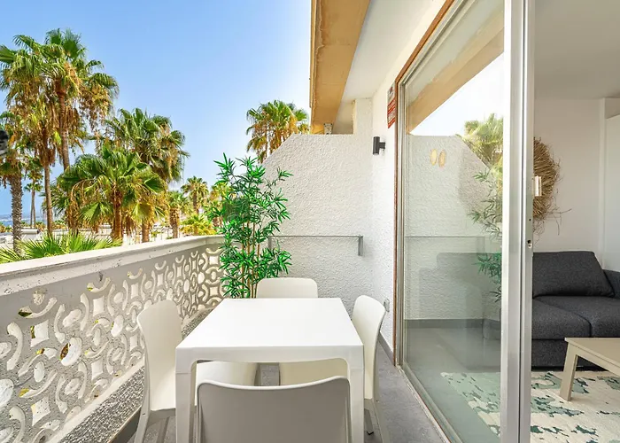 Modern Renovated With Terrace In Playa De Americas Apartamento *